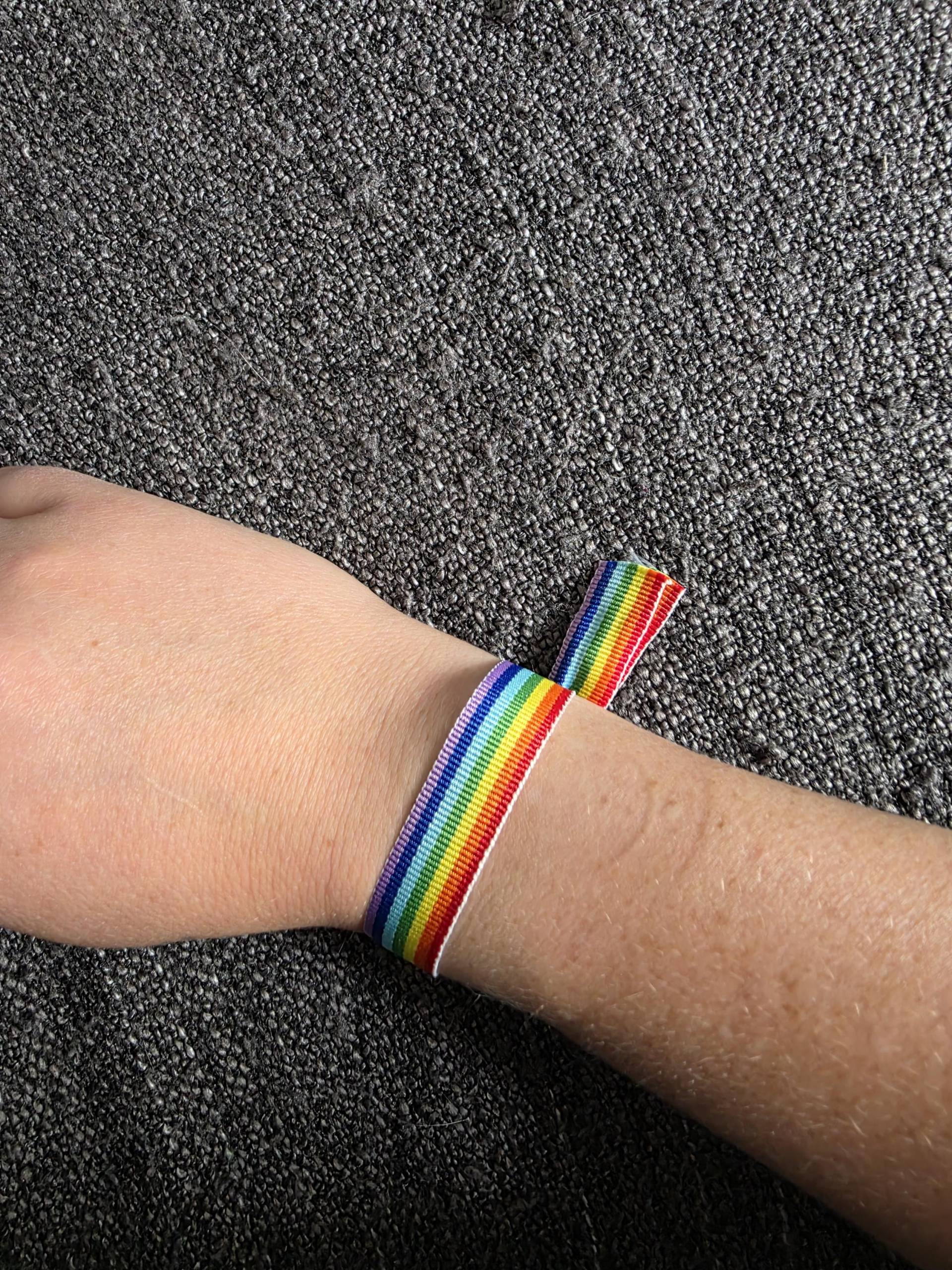 Pride Lgbtq+ Regenbogen Festivalbändchen Freunschaftsbändchen Armband Lgbt Lgbtqia+ Bunt Unisex von Individuell17