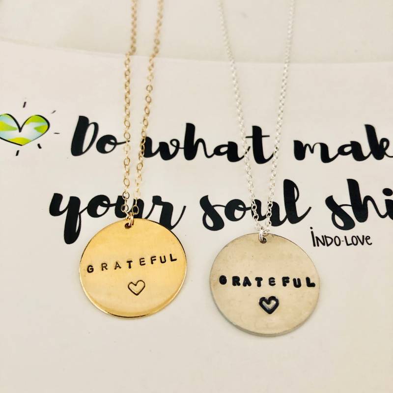 Dankbares Herz-Halskette Handgestempelte Silber - Oder Messingscheibe, 56 cm Kette von IndoLove