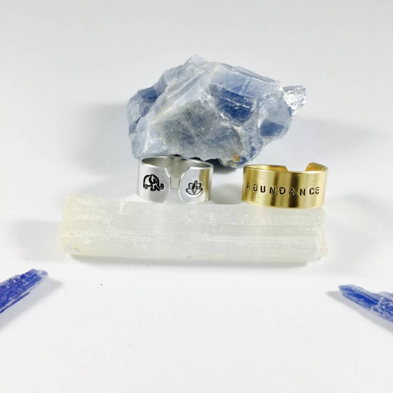 Hand Gestempelt Fülle Ring Messing Mantra Schmuck, Elefant Lotus von IndoLove