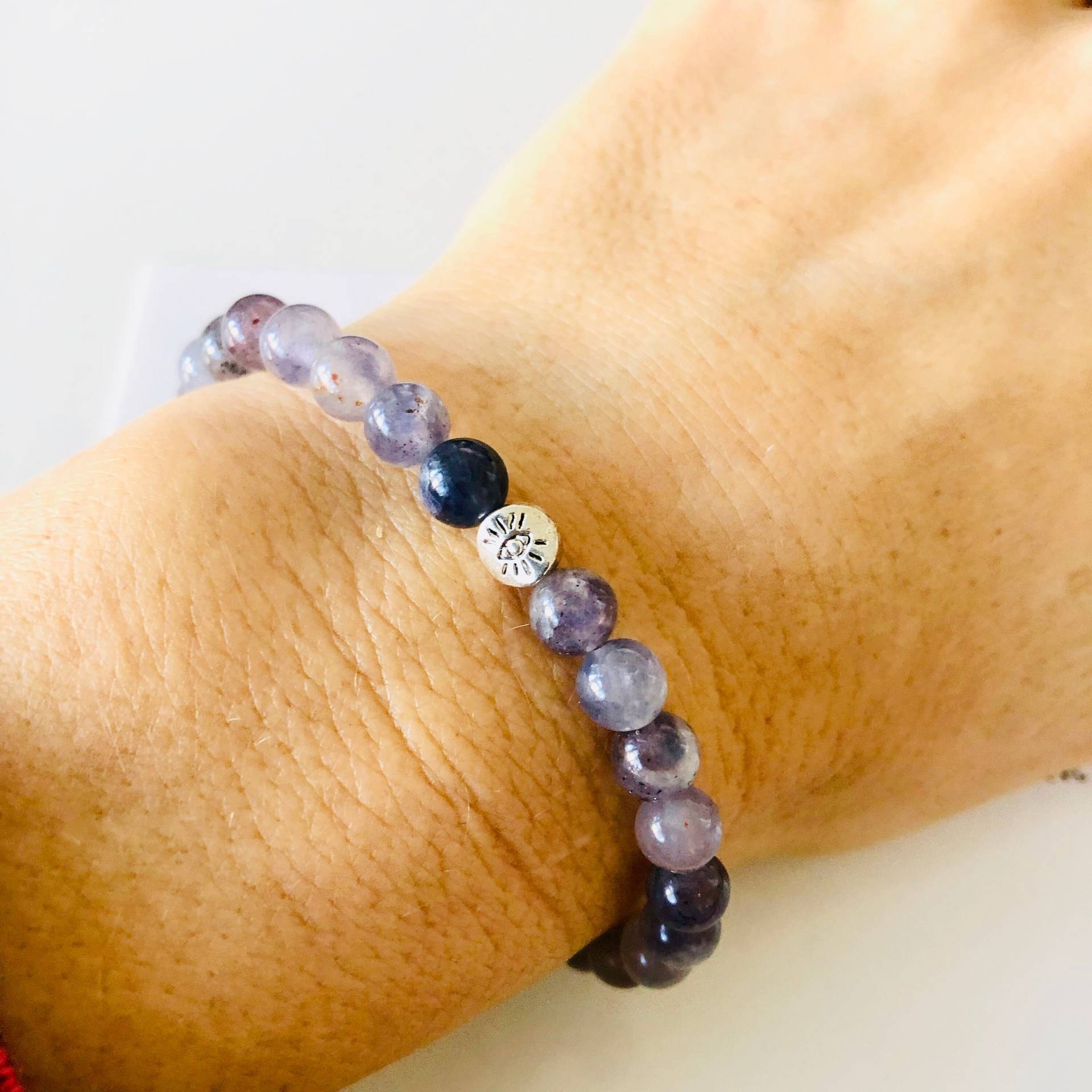 Iolith Edelstein Armband - Vision & Intuition Kristall Schmuck Heilende Energie Armband, Inneres Wissen, Drittes Auge Chakra von IndoLove