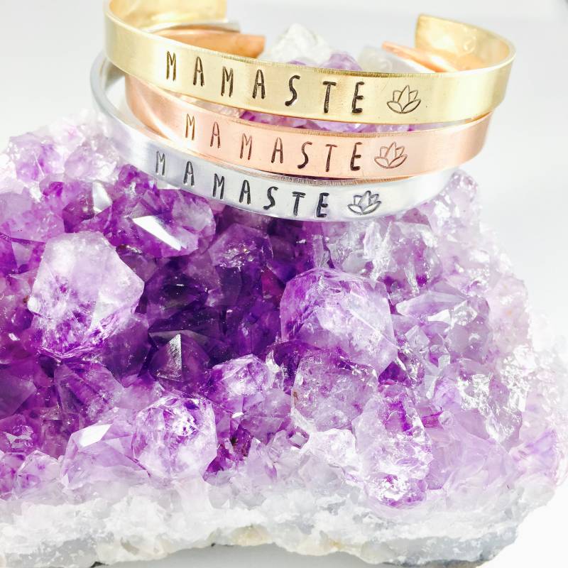 Mamaste Lotus Hand Gestempelt Manschette Armband Yoga Mama Geschenk von IndoLove