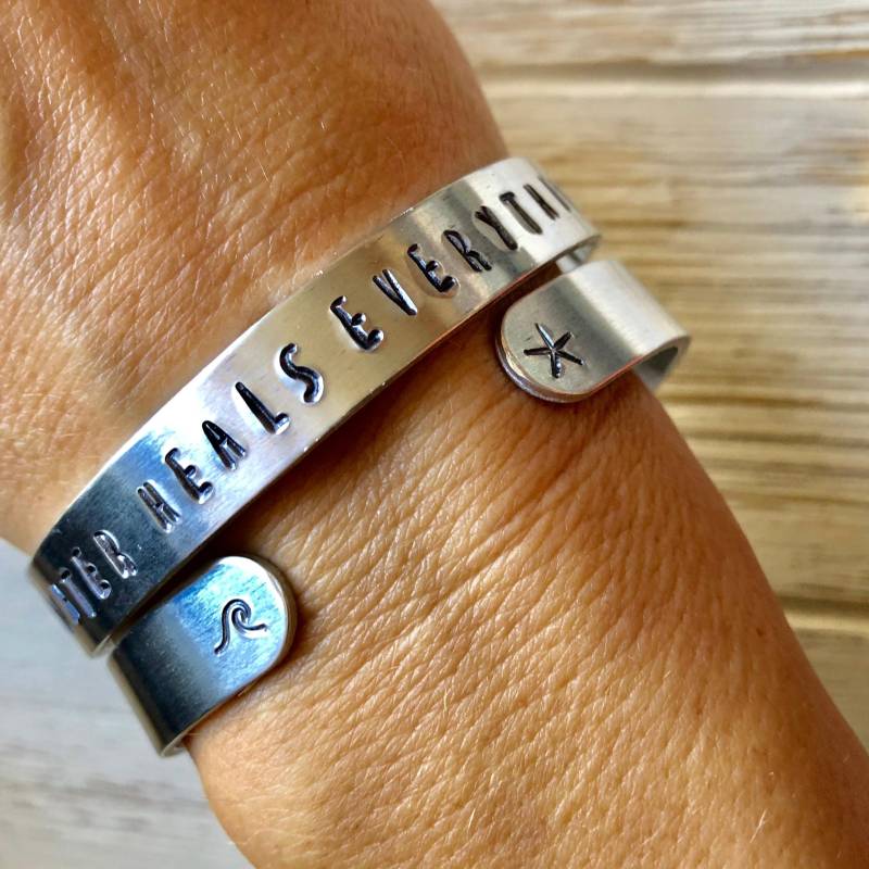 Salzwasser Heilt Alles Armband - Strand Schmuck Ozean Inspiriert Beach Girl Surf Sup Wave von IndoLove