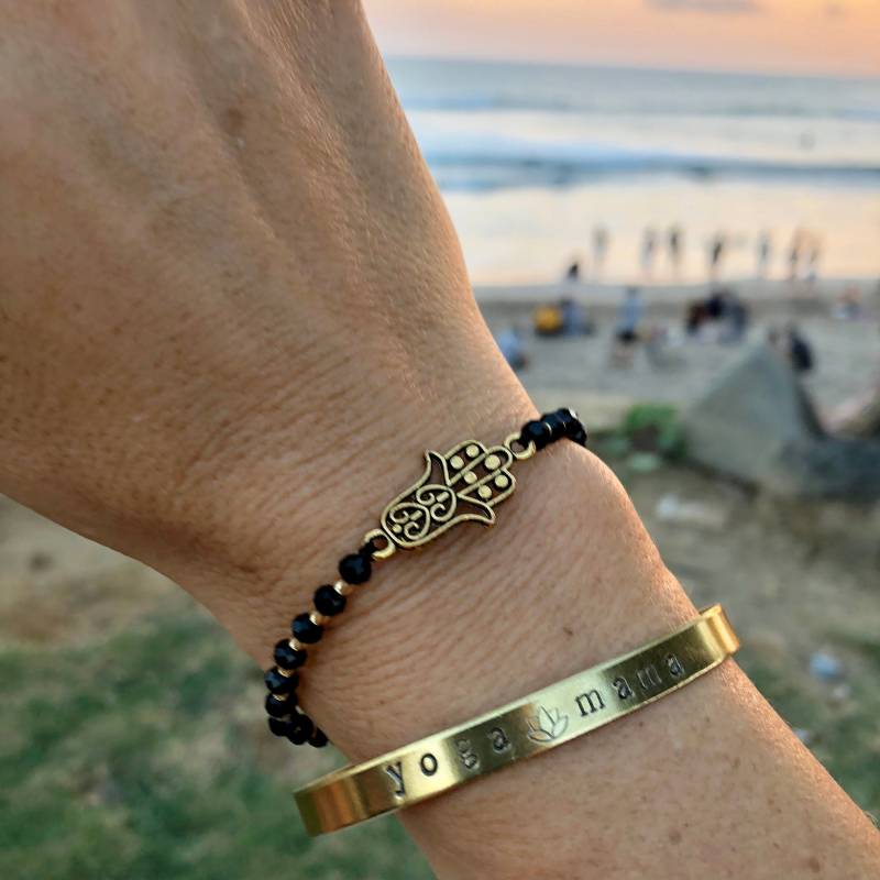 Yoga Mama Manschette Armband Gestempelt Messing, Kupfer, Silber Oder Gold von IndoLove