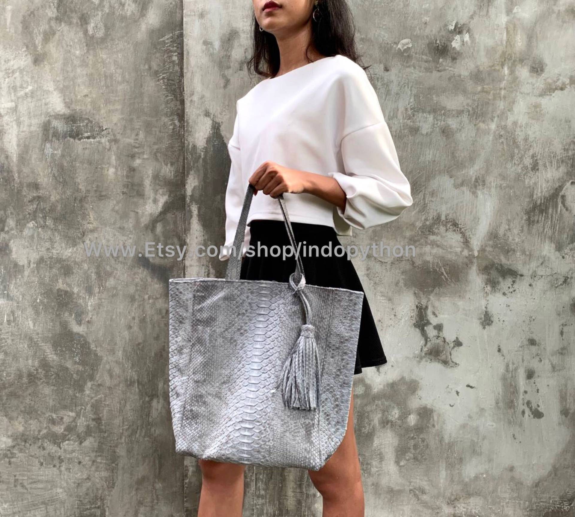 Python Tasche, Schlangenleder Geldbörse, Graue Python-Handtasche, Schlangenledertasche, Schlangenlederhandtasche, Geldbeutel, Handtasche Python Tasche, Schlangenleder Geldbörse, Graue Python-Handtasche, Schlangenledertasche, Schlangenlederhandtasche, Geldbeutel, Handtasche von IndoPython