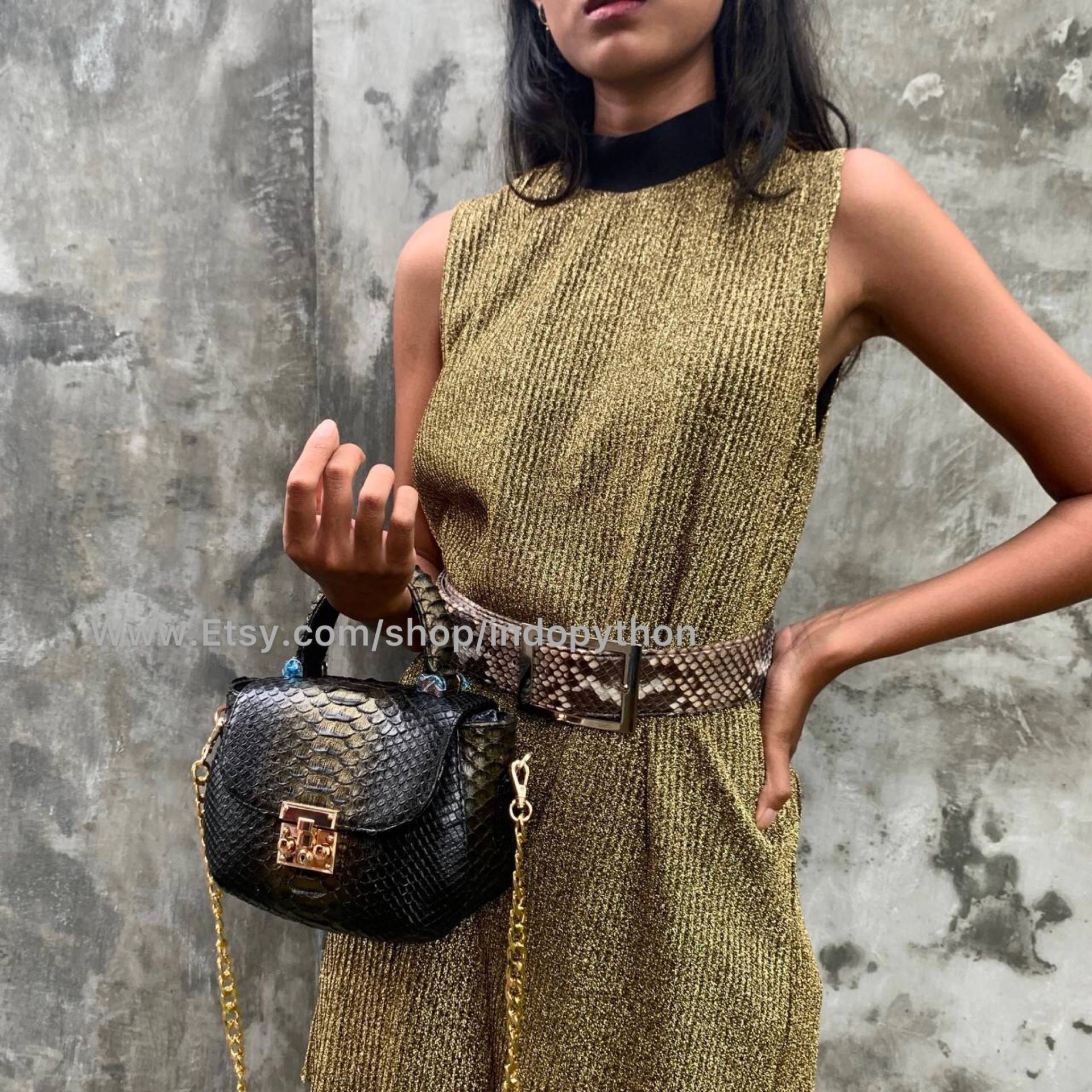 Python Tasche #schwarze #schlangenleder Geldbörse #goldene Handtasche #schlangenledertasche #schlangenlederhandtasche #python Python Tasche #schwarze #schlangenleder Geldbörse #goldene Handtasche #schlangenledertasche #schlangenlederhandtasche #python von IndoPython