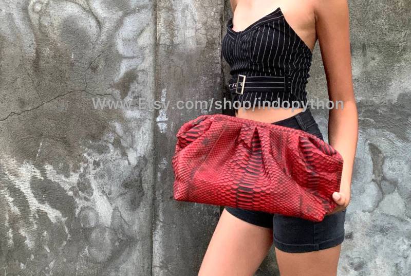 Pythontasche #wolkentasche #schlangenledertasche #rote Tasche #geschenk Für Sie #echtledertasche #python #handtasche #clutch Geldbeutel #beutel von IndoPython