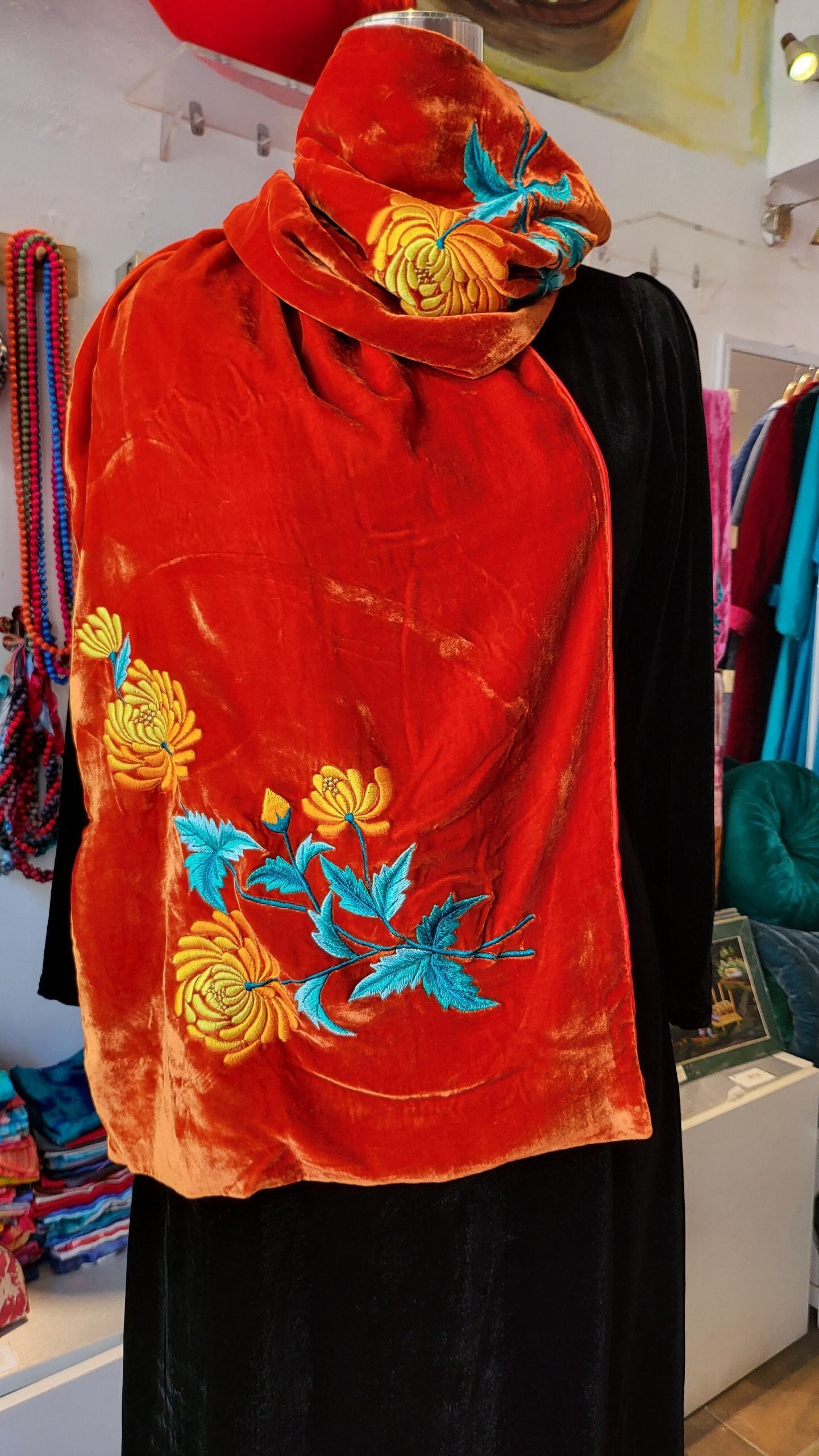 Bestickter Seidensamt-Schal Für Frauen, Luxus-Wrap Mit Blumenstickerei Party, Alle Farben Verfügbar, Hergestellt in Vietnam von IndochinaSilkVietnam