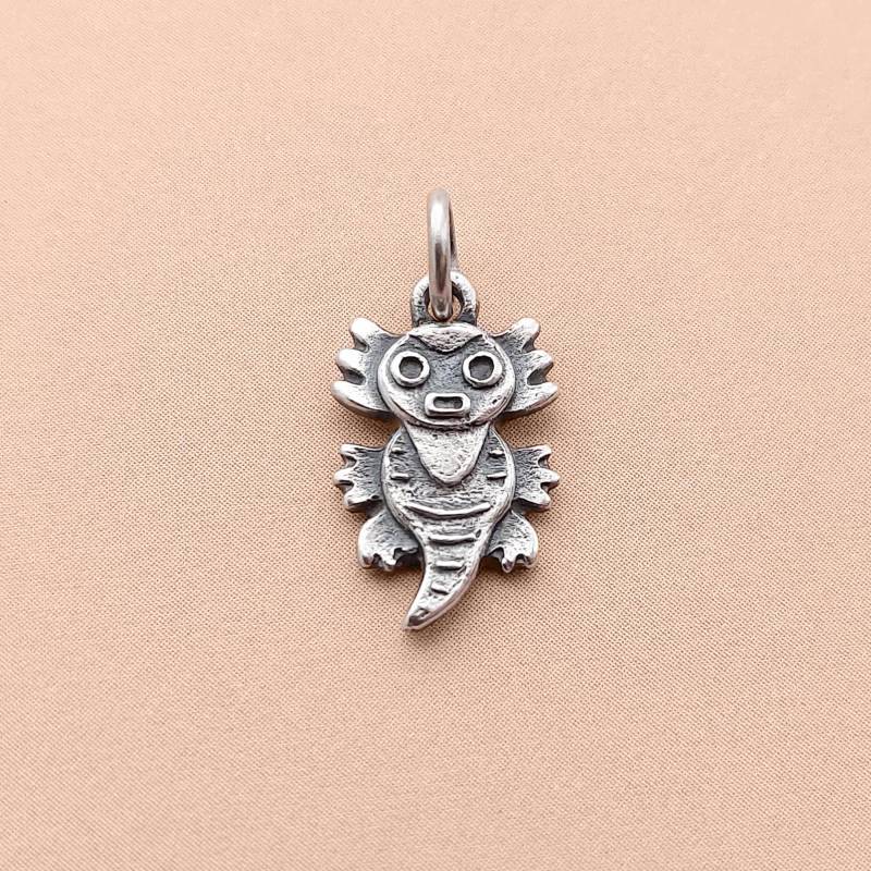 Derpy Axolotl Silber Charm Anhänger - Salamander Halskette Mittelalter Derpy Axolotl Silber Charm Anhänger - Salamander Halskette Mittelalter von IndreTaStudio