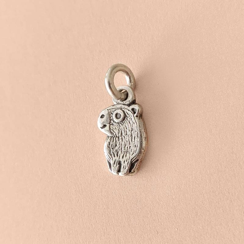 Handgefertigter Sterling Silber Capybara Anhänger - 925 Charm von IndreTaStudio