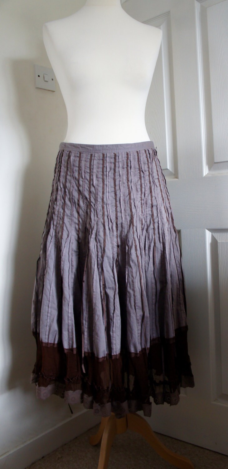 Upcyled Damen Steampunk Baumwolle Gefüttert Ausgestellte Rock Mit Hängenden Braunen Ribbon Detail Und Geschichtet Lace Edge Größe Uk 12 Us 8 Eur 40 von IndustriousImaginare