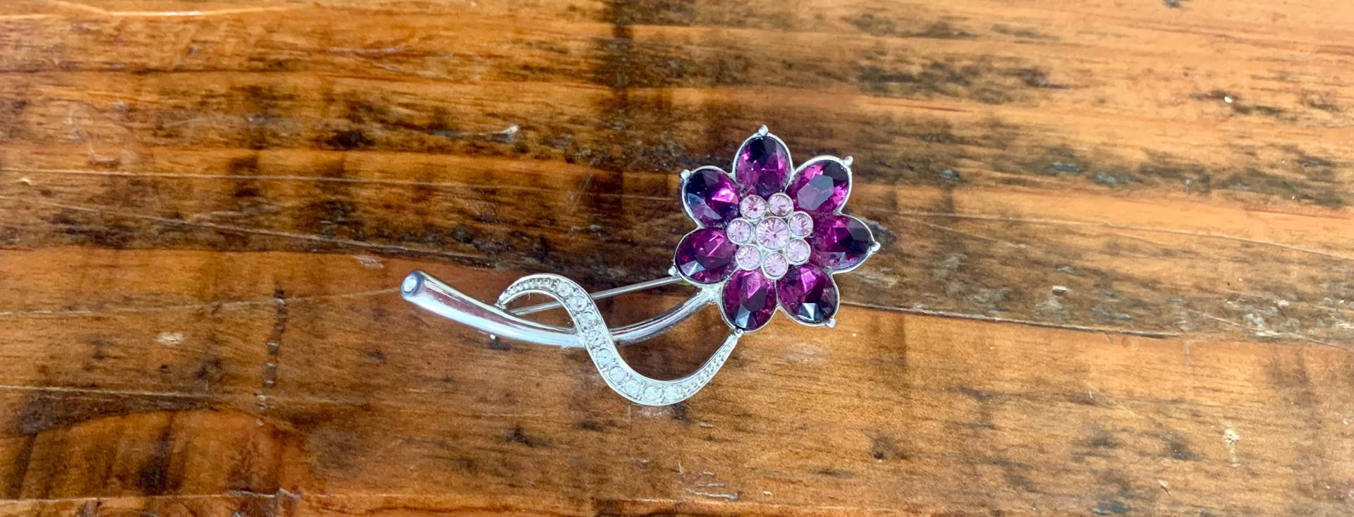 Vintage, Modeschmuck, Silber Metall, Floral, Brosche, Mit, Faux, Diamanten Und Amethyst Details, Kostüm, Geschenk, Schmuck, Sammlerstück von IndustriousImaginare