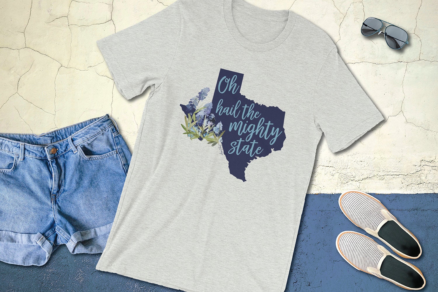 Oh Hail The Mighty State/Texas T-Shirt Bluebonnets Oh Hail The Mighty State/Texas T-Shirt Bluebonnets von InezIndigo