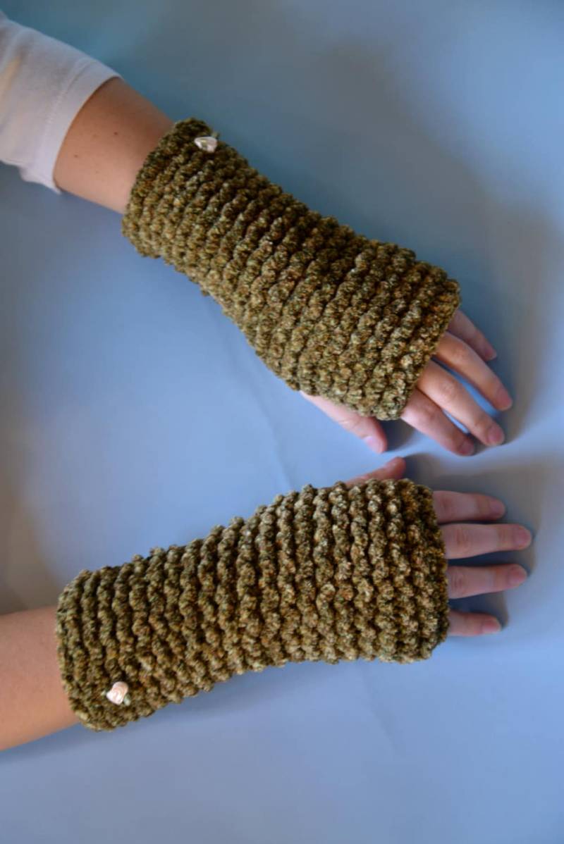 Warme, Flauschige Strick Fingerlose Handschuhe Warme, Flauschige Strick Fingerlose Handschuhe von InfiKnitStitch