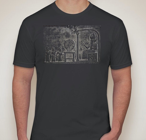 Anunnaki Gott T-Shirt Anunnaki Gott T-Shirt von InfiniteeApparel