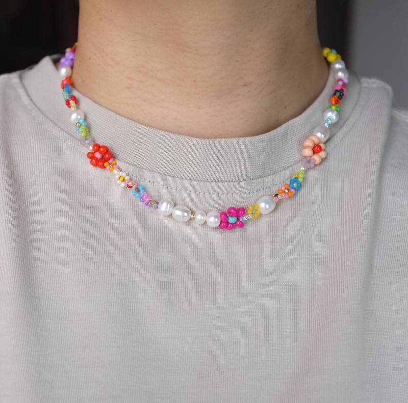 Handgemachte Daisy Blume Glas Perlen Süßwasser Perle Halskette Armband von InfluBijouxSH