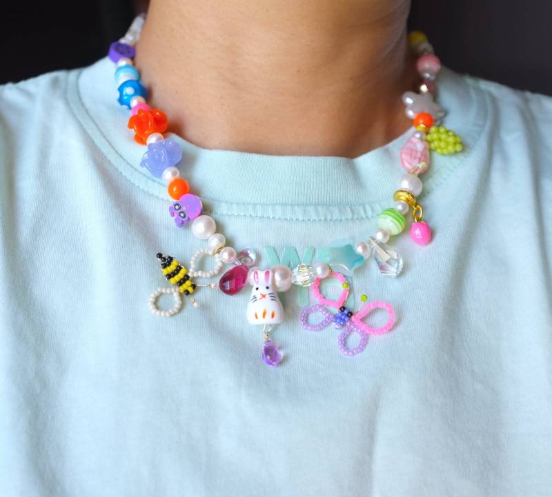 Handgemachte Glasperlen Schmetterling Honig Biene Kaninchen Süße Blume Halskette, Süßwasser Perlen, Baby Mädchen, Fairycore, Traube, Regenbogen, Bunt von InfluBijouxSH