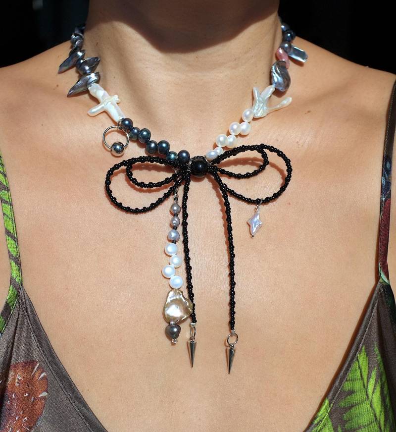 Handgemachte Süsswasserperlen Mit Perlenbesetzten Schwarzen Bändern, Schleifenband, Dunkel/Schwarzer Tropfen, Gothcore, Gothic, Unisex von InfluBijouxSH