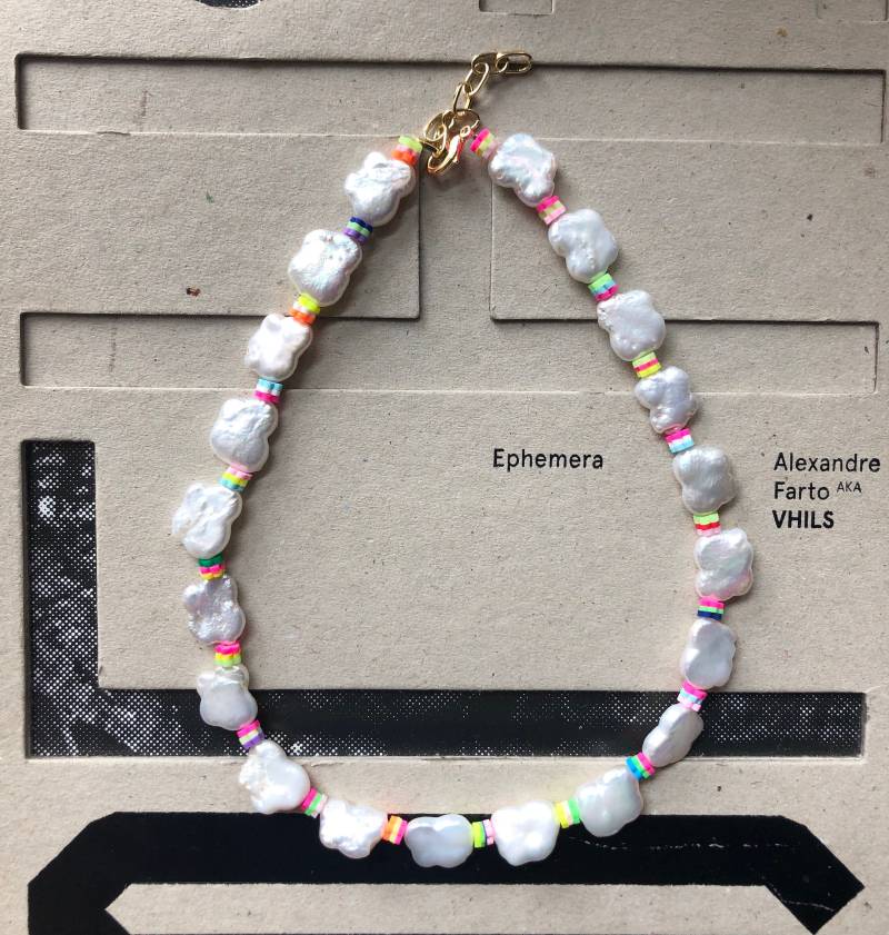 Süßwasser Schmetterling Form Perlen Halskette, Regenbogen Farbe Perle Handgemacht, Baby Mädchen Schmuck von InfluBijouxSH