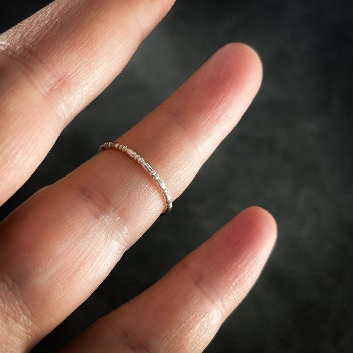 Eierdrahtring Aus Sterlingsilber, Handgefertigter Stapelring, 1, 5 Mm Musterring Eierdrahtring Aus Sterlingsilber, Handgefertigter Stapelring, 1, 5 Mm Musterring von IngeJewels