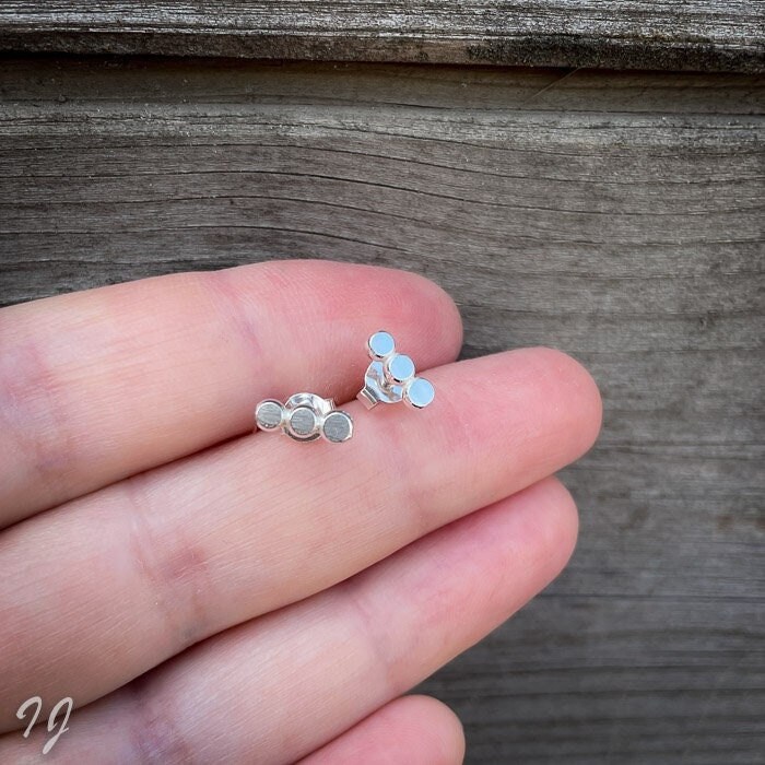 Handgefertigte Ohrstecker Aus Sterlingsilber, Perlendrahtohrringe Handgefertigte Ohrstecker Aus Sterlingsilber, Perlendrahtohrringe von IngeJewels