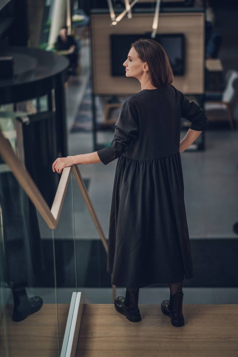 Langes Wollkleid, Winter-Maxikleid Fürs Büro, Lässiges Schwarzes Kleid, Tunika-Kleid Mit Taschen von IngridShopLT