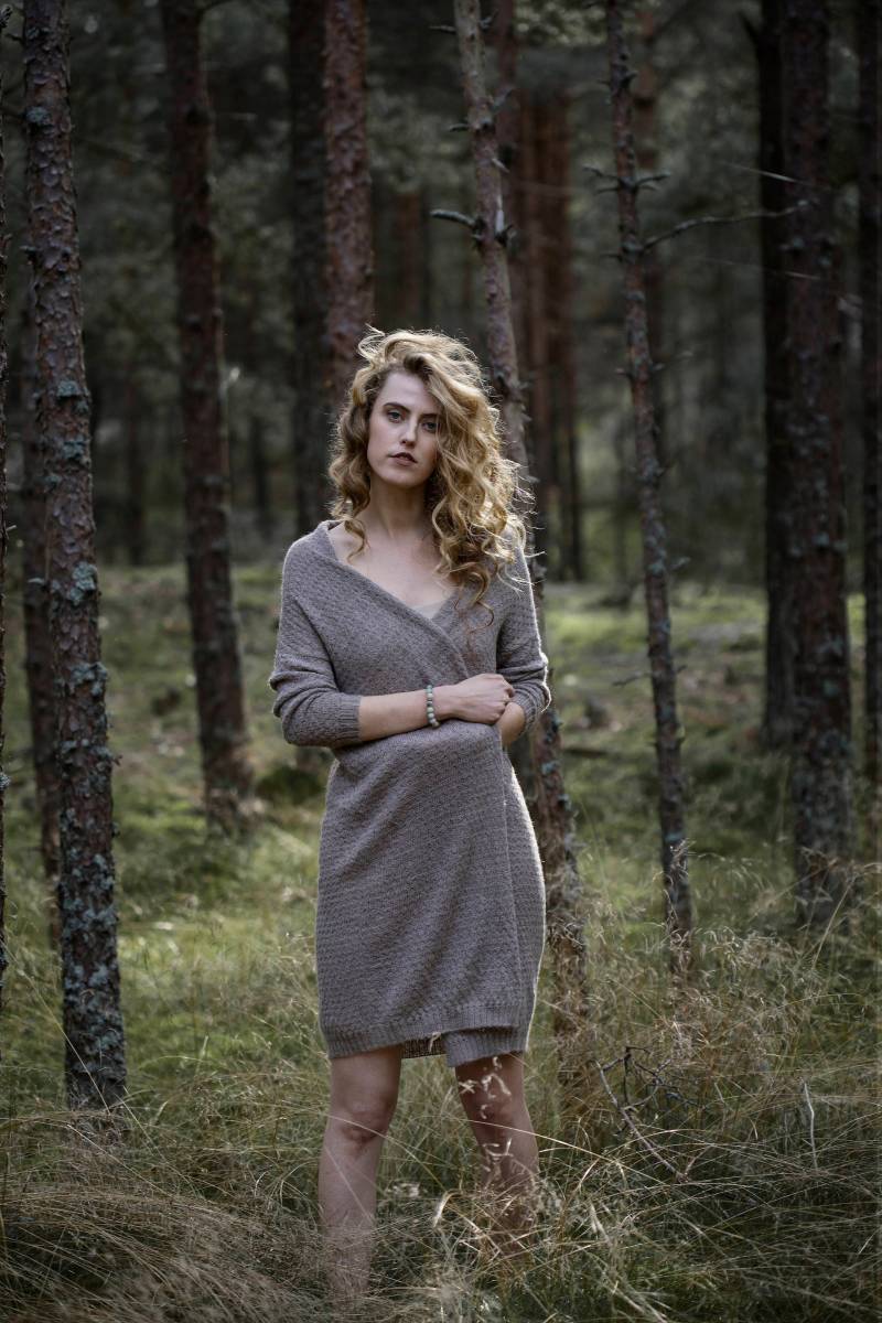 Lange Strickjacke Aus 100% Alpaka Wolle Frau Strickmantel Feinstrick Maxi Dunkelgraue Braune Woll-Strickjacke von Ingugu