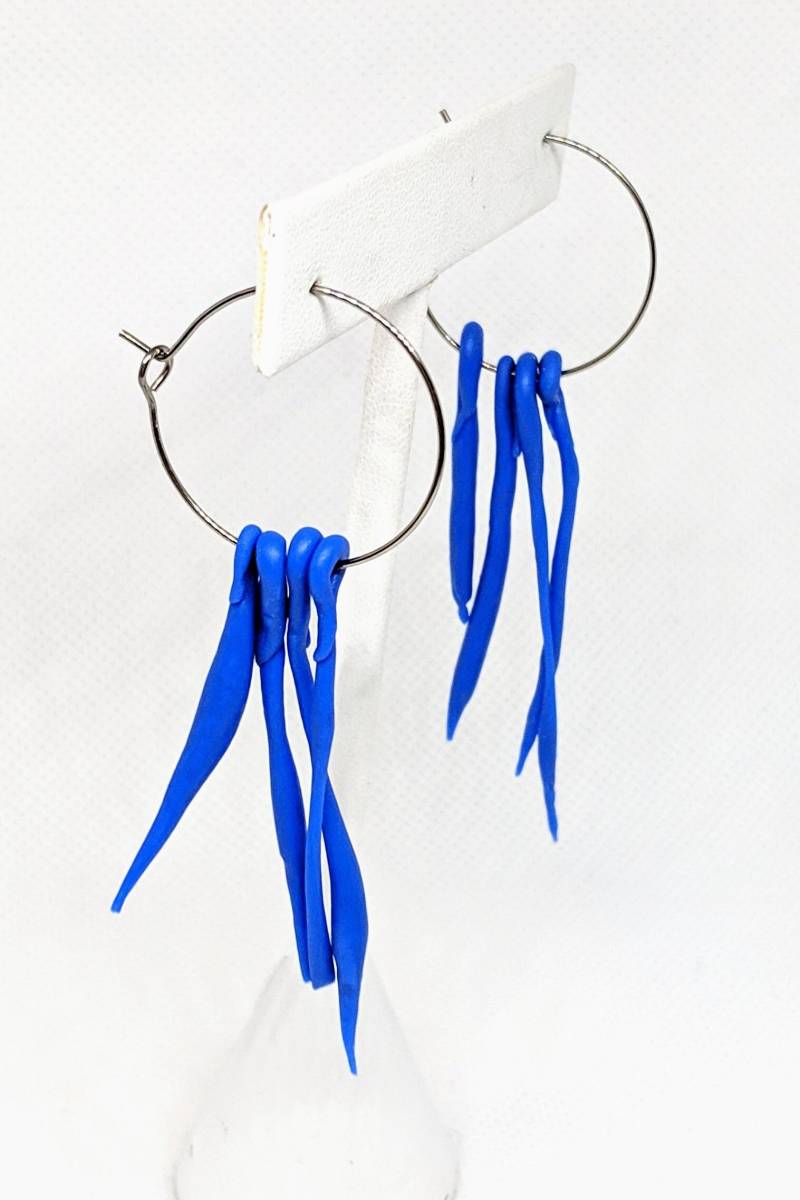 Blaue Polymer Quasten Auf ReifenSpaß Lange Ohrringe Blaue Polymer Quasten Auf ReifenSpaß Lange Ohrringe von InheritedTaste