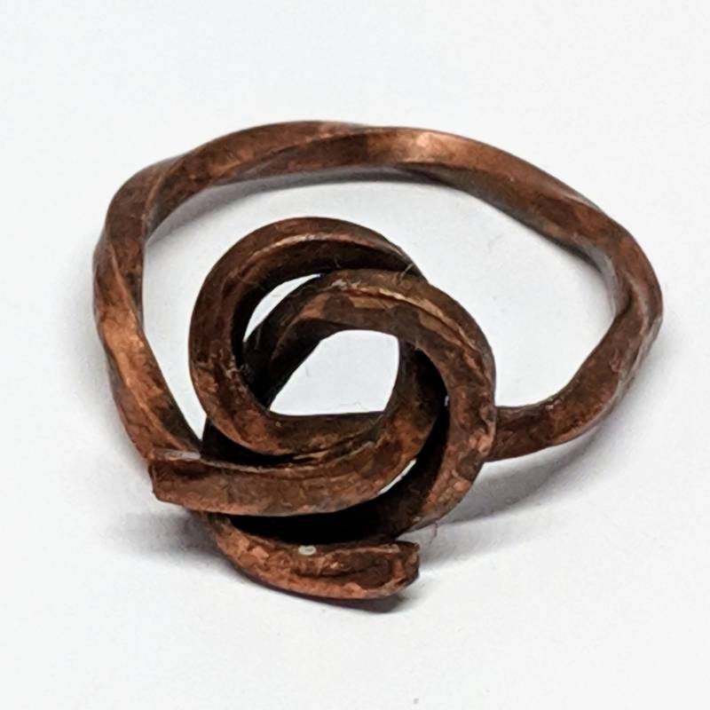 Handgefertigte Verdrillten Kupfer Knoten-Ring-Größe 7, 5 Handgefertigte Verdrillten Kupfer Knoten-Ring-Größe 7, 5 von InheritedTaste