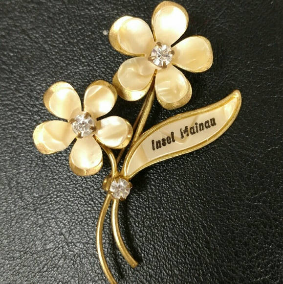 Jahrgang Souvenir-Brosche Aus Mainau Deutschland Perlmutt Perle Strass Brosche von InheritedTaste