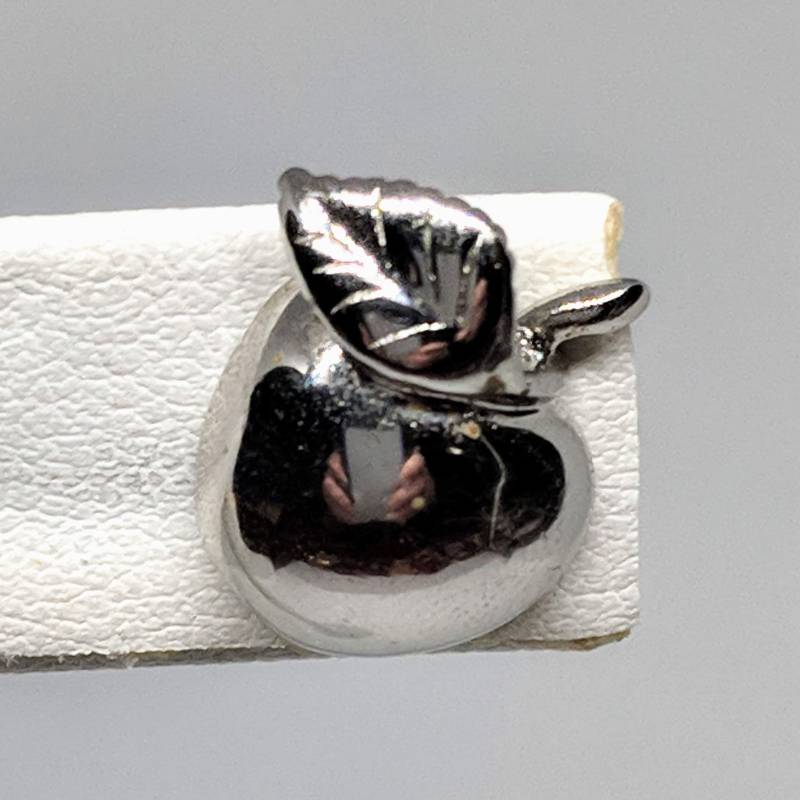 Vintage Apple Revers Pin Silber-Ton Lehrer Geschenk Unterzeichnet Monet Unisex Spiegelglanz von InheritedTaste