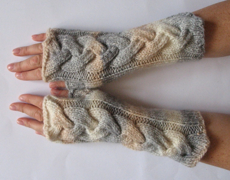 Fingerlose Handschuhe Fäustlinge Beige Milchwei Fingerlose Handschuhe Fäustlinge Beige Milchwei von Iniavei