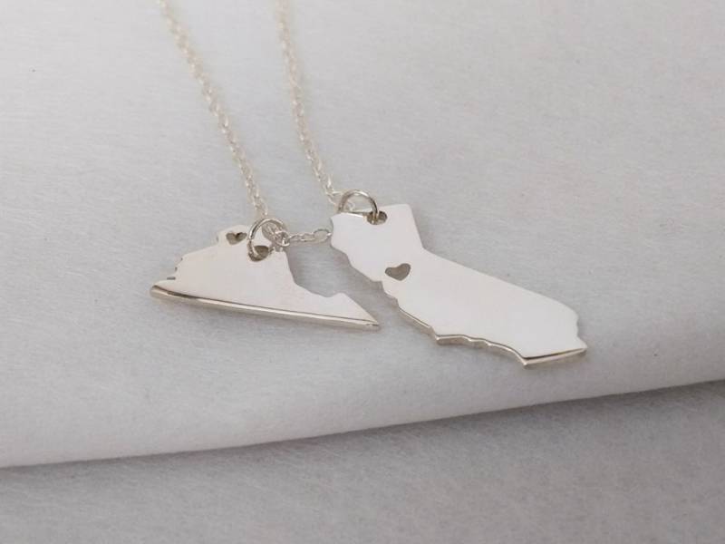 Zwei Zustand Oder Land Halskette, Silber Zwei Staaten Beste Freundschaft Kleine Pandent An Einer Halskette von InitialNecklaces