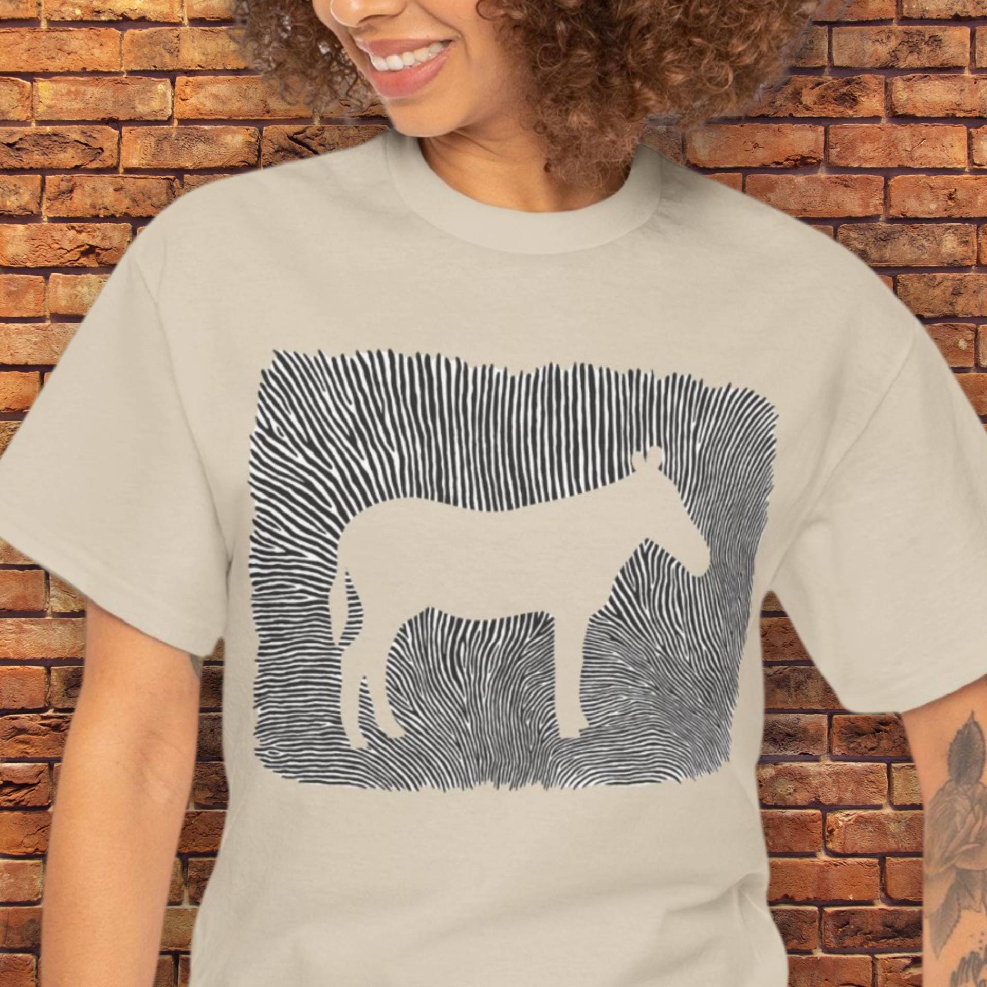 Zebra Print T-Shirt Linolschnitt Wildtier Grafik, Unisex T-Shirt Zebra Print T-Shirt Linolschnitt Wildtier Grafik, Unisex T-Shirt von InkAndPun