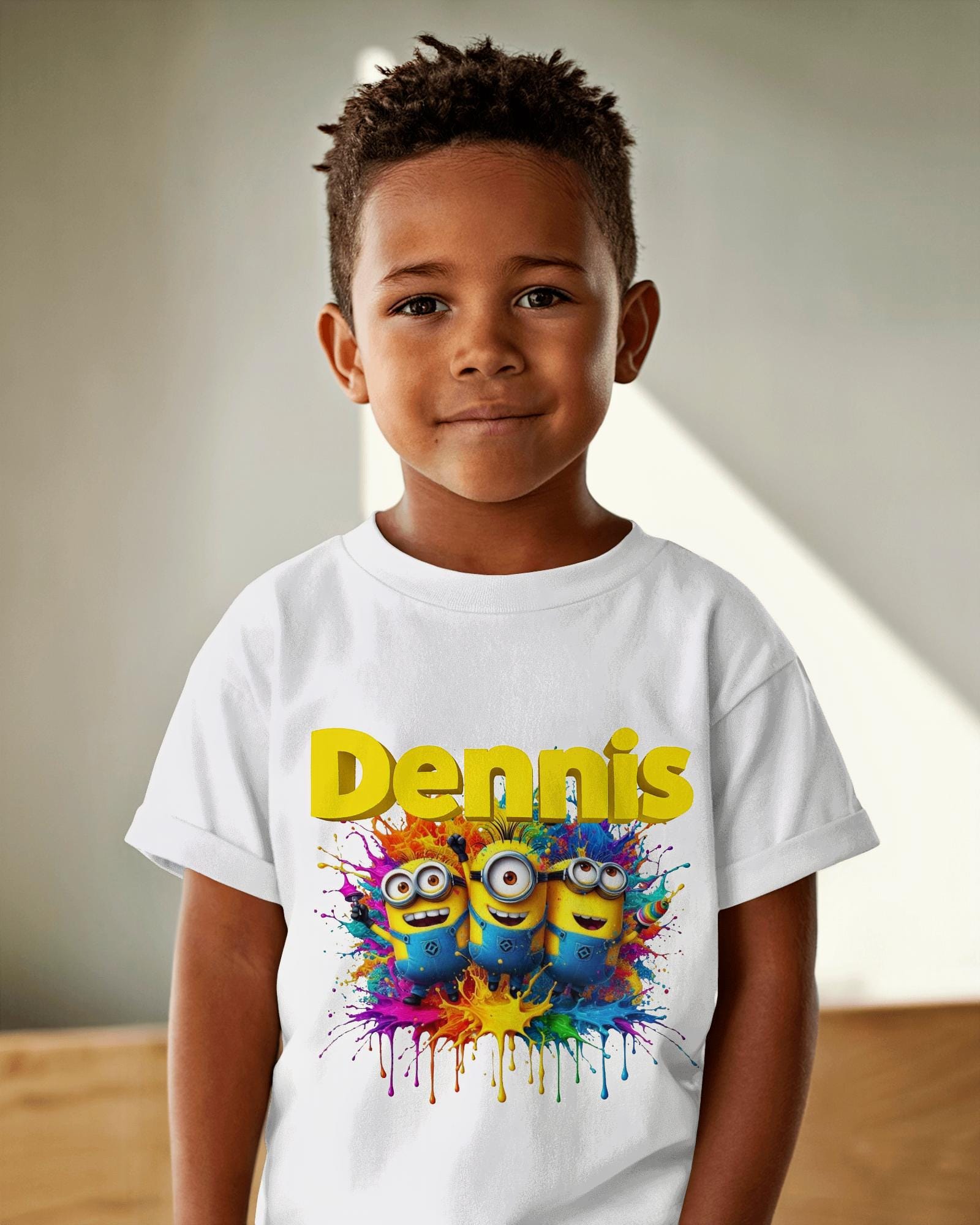 Personalisierte Minions Design Kinder T-Shirt Mit Namen von InkVibesStore
