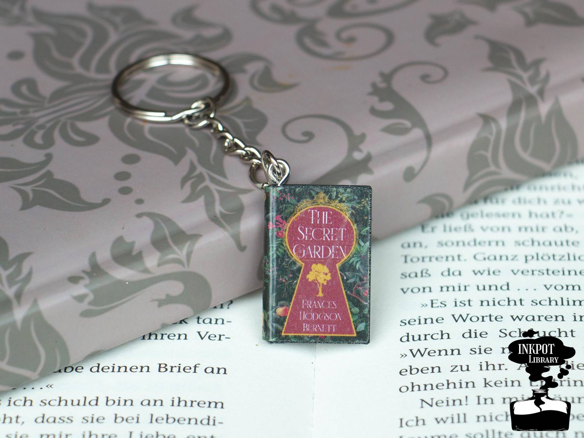 The Secret Garden, Frances Hodgson Burnett, Klassiker, Schlüsselanhänger, Accessoire, Bücher, Bücherwurm, Buchliebhaber, Booktok, Minibuch von InkpotDE