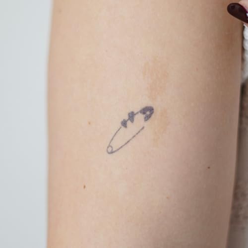 Inkster Tattoo - Herzen Stecknadel - vegane & wasserfeste Temporäre Tattoos für Erwachsene - EU-Kosmetikzertifizierte Farbe - revolutionäres 2 Wochen Tattoo | Premium Klebetattoos von Inkster
