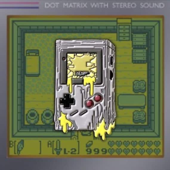 Grimeboy, Videospiel Tribut Emaille Pin Inspiriert Von Nintendo Gameboy Grimeboy, Videospiel Tribut Emaille Pin Inspiriert Von Nintendo Gameboy von Inksworth