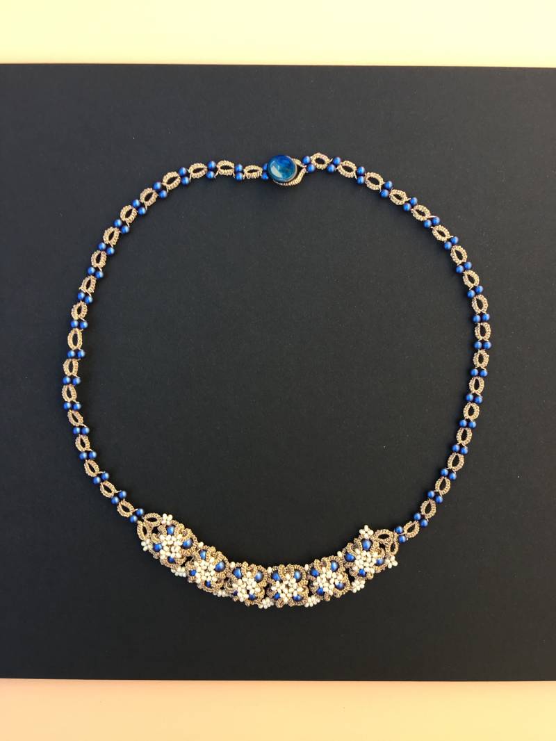 Unique Blue Tatting Necklace With Metallic Thread, White Seed Beads & Special Glass Pearls - Finest Frivolité Beaded Jewelry von InlaurisHandmade
