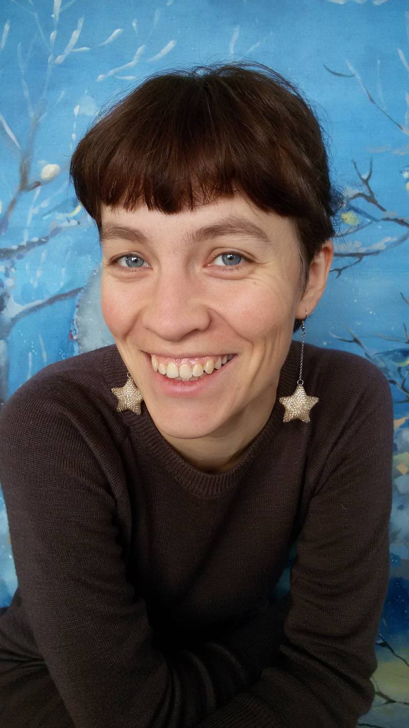 Lange Sternohrringe in Goldenem Beige, Gute Wahl Zum Feiern. Damit Man Laune Hat Und Der Partystar Ist. 3 Größen Sterne von InnaInnaStudio