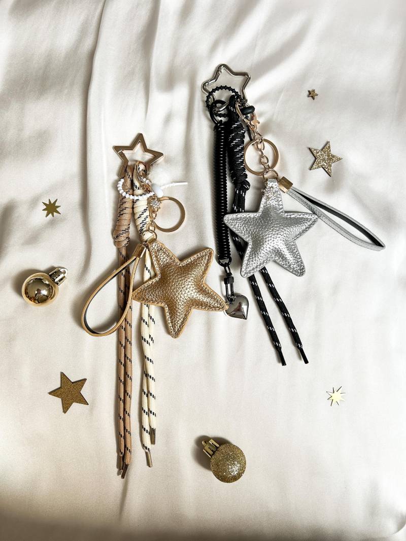 Weihnachtlicher Bag Charm Mit Stern - Schlüsselanhänger Geschenk Frauen | Taschenanhänger in Gold Oder Silber, Wichtelgeschenk von InnaPresent
