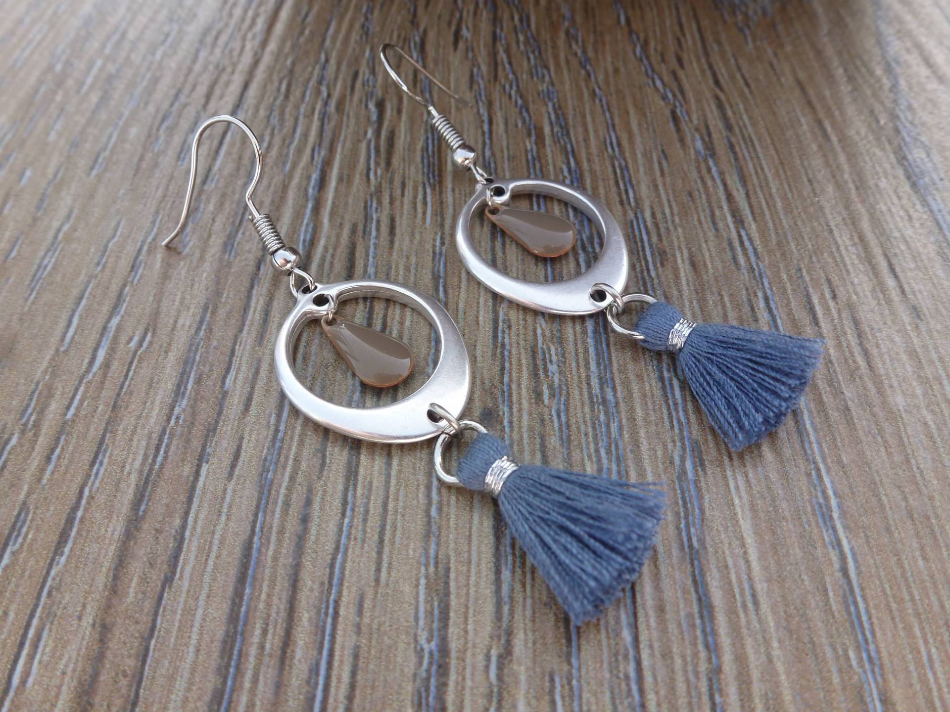 Fantasie, Blaue Pompons Pailletten Maulwurf, Silberne Ohrringe von InnayaBijoux