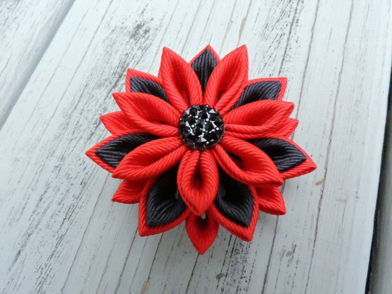 Handgemachte Kanzashi Blumen Anstecknadel Ripsband Boutonniere Handgemachte Kanzashi Blumen Anstecknadel Ripsband Boutonniere von InnerBeautyShop