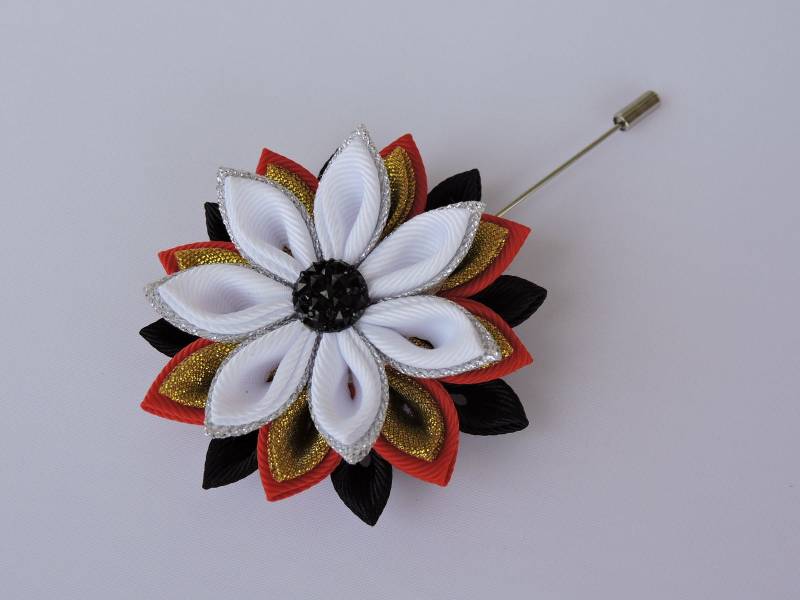 Kanzashi Blumen Anstecknadel Ripsband Boutonniere von InnerBeautyShop