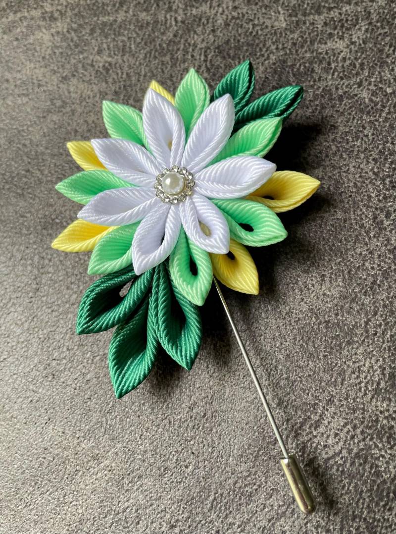 Kanzashi Stoff Blume Anstecknadel Handgemachte Ripsband-Boutonniere Kanzashi Stoff Blume Anstecknadel Handgemachte Ripsband-Boutonniere von InnerBeautyShop