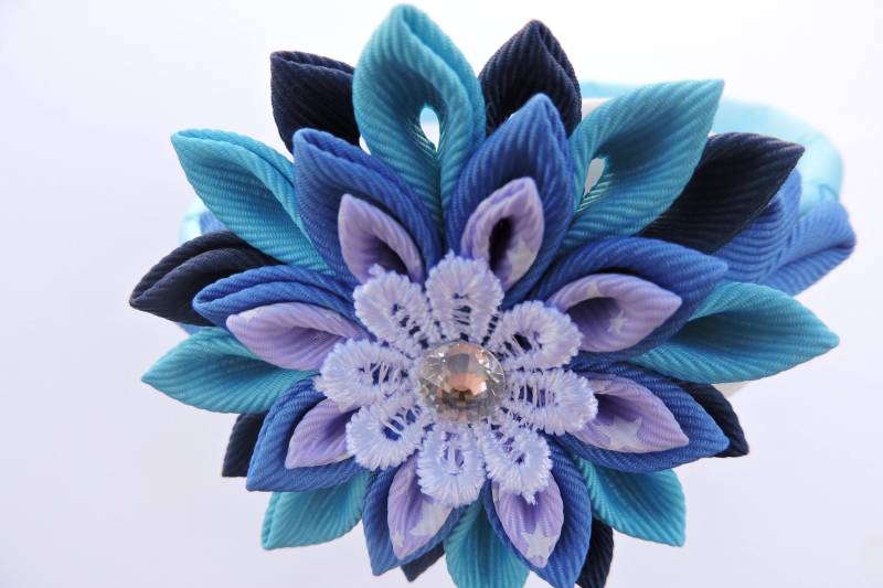 Kanzashi Stoff Blumen Haarband Kanzashi Stoff Blumen Haarband von InnerBeautyShop