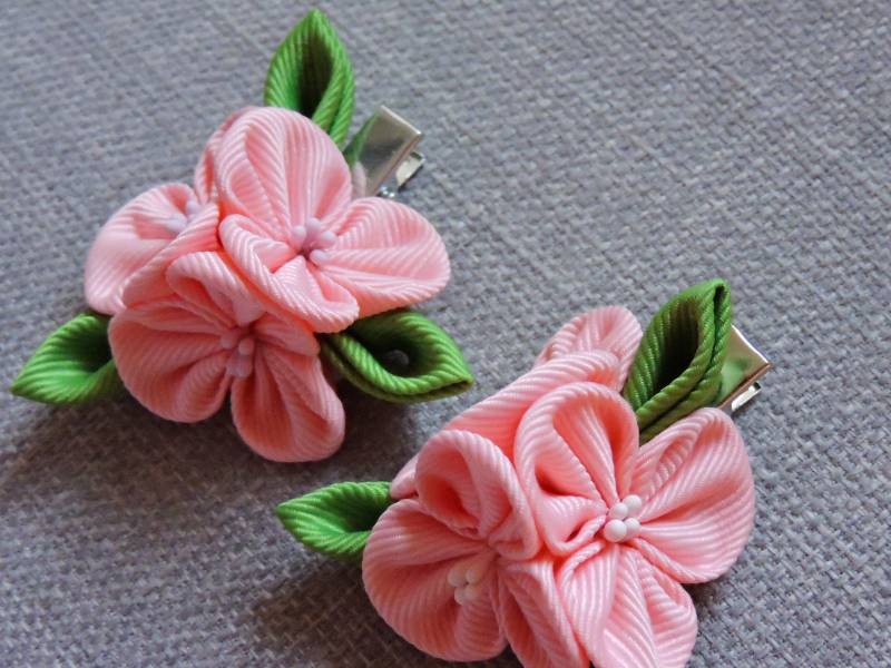 Kanzashi Stoffblumen. Set Mit 2 Haarspangen Kanzashi Stoffblumen. Set Mit 2 Haarspangen von InnerBeautyShop
