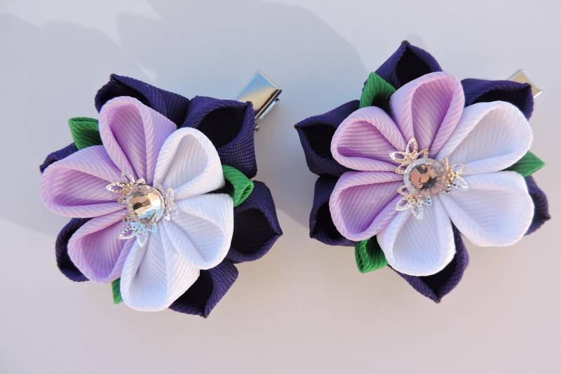Lila Kanzashi Blumen Haarspangen Ripsband Set Lila Kanzashi Blumen Haarspangen Ripsband Set von InnerBeautyShop