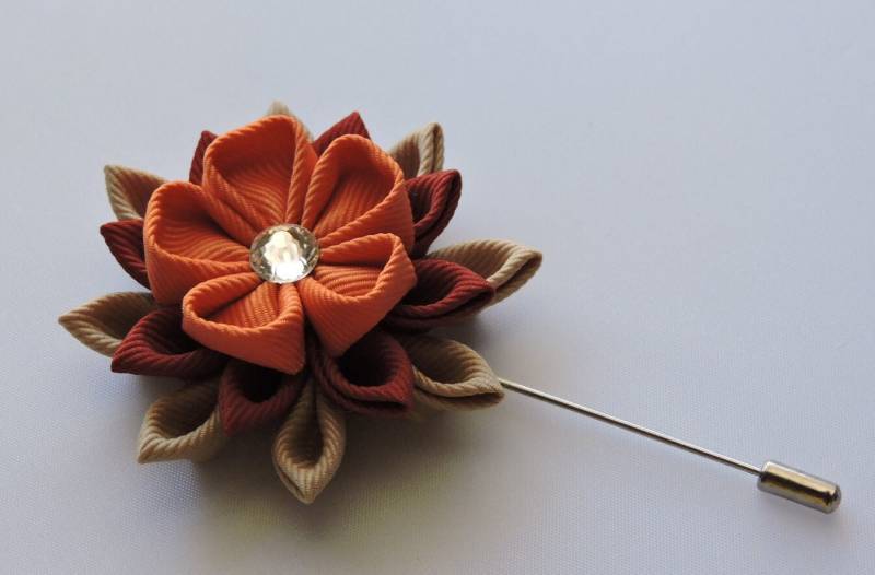Ripsband Blumen Anstecknadel Kanzashi Boutonniere Ripsband Blumen Anstecknadel Kanzashi Boutonniere von InnerBeautyShop