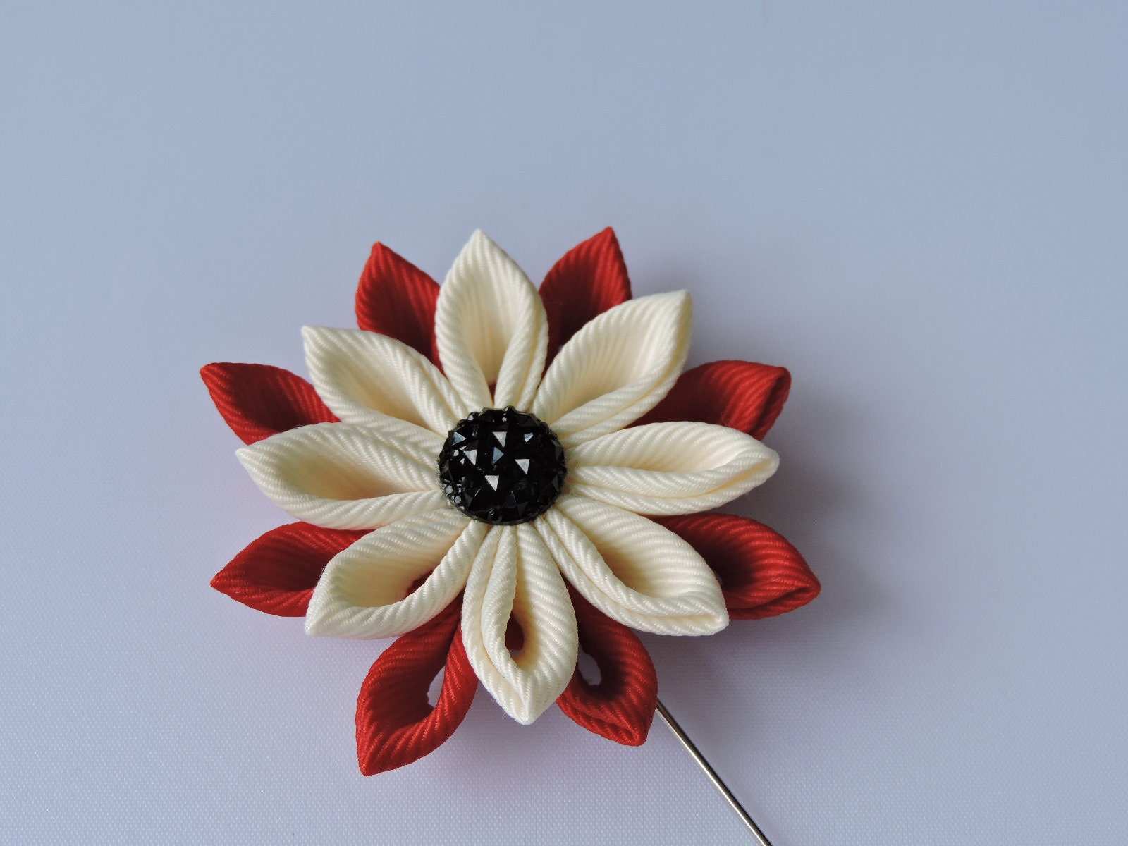 Ripsband Blumen Anstecknadel Tsumami Kanzashi Boutonniere Ripsband Blumen Anstecknadel Tsumami Kanzashi Boutonniere von InnerBeautyShop