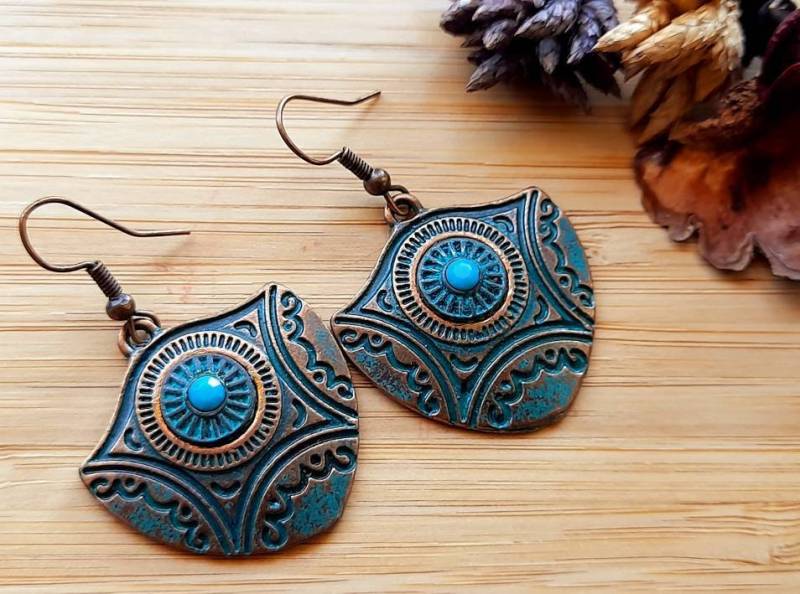 Rustikale Ohrringe | Antike Bronze Metall Bohemiam Verdigris Patina von InnerPieceByJorgeMae